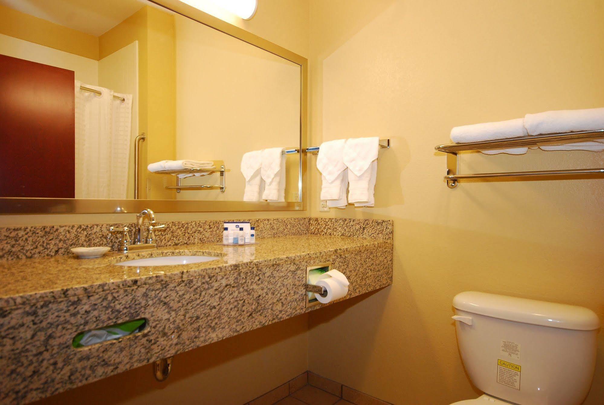 Paradise Inn & Suites Towanda Экстерьер фото